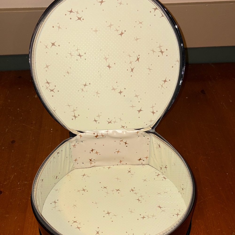 1961 Vintage Barbie Hatbox Style Carry Case - Picture 5 of 5